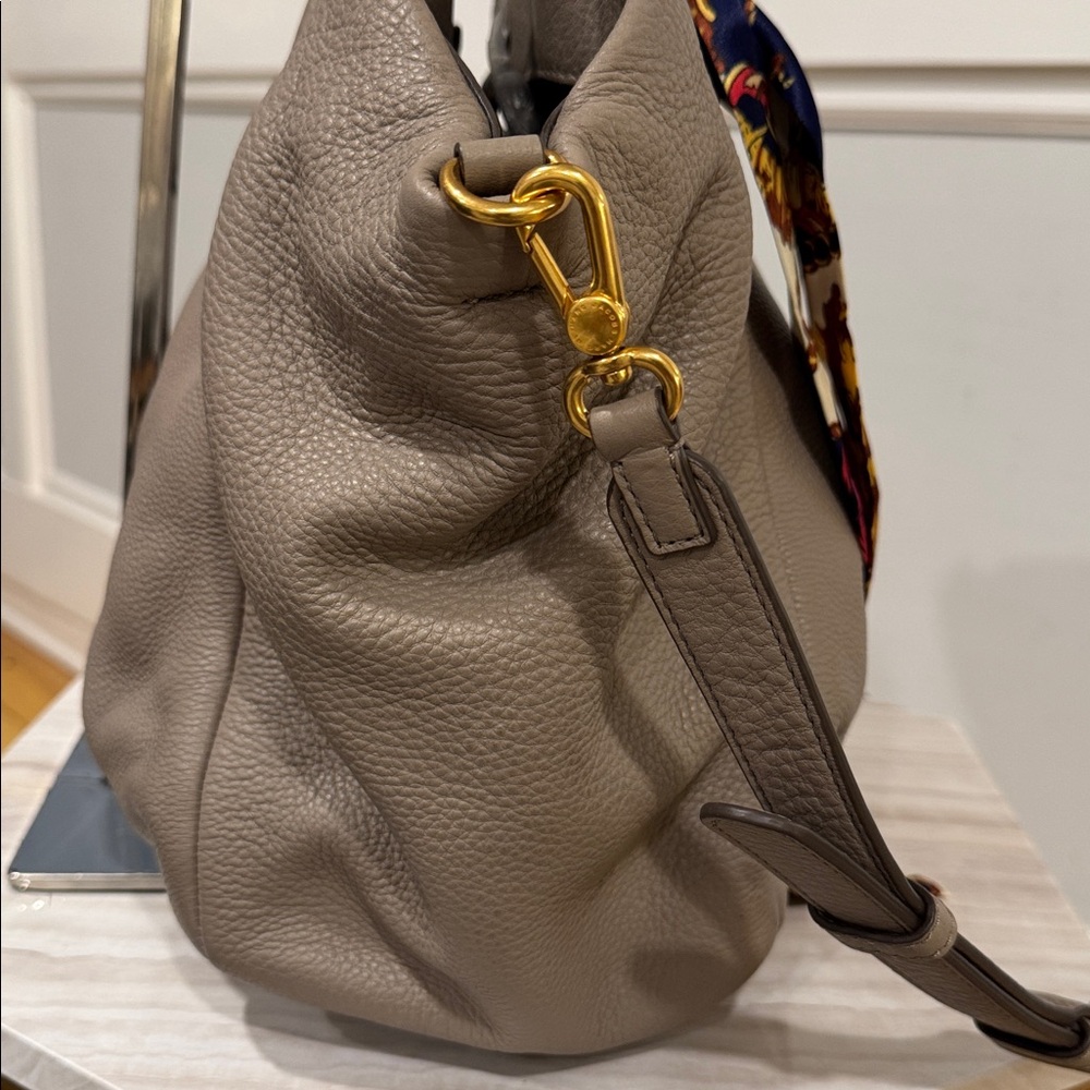 Marc Jacobs Tote Q Fran Leather Large Taupe Satchel Bag - Picture 7 of 17